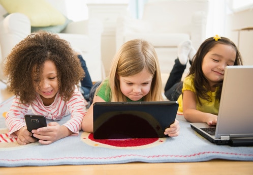 Tablette multimédia versus ordinateur pour enfant